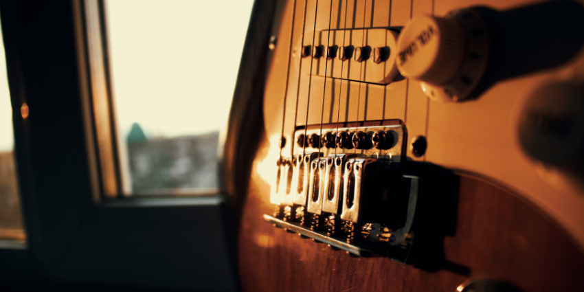  czemu_gitara_elektryczna_nie_trzyma_stroju