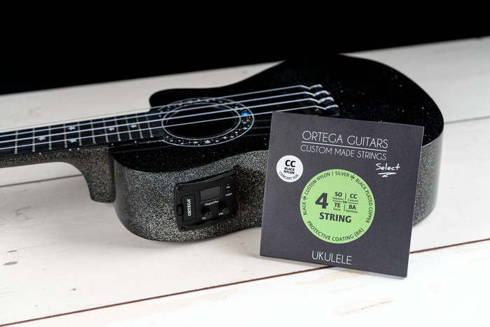 Struny do ukulele koncertowego Ortega UKSBK-CC 24-37 czarne