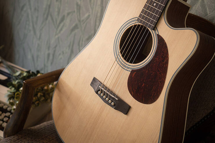 Zestaw gitara elektroakustyczna Cort MR500E OP z pokrowcem