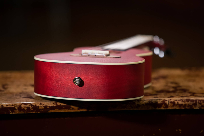 Ukulele koncertowe Ortega RUFIRE Earth Series czerwone ukulele Fire Red