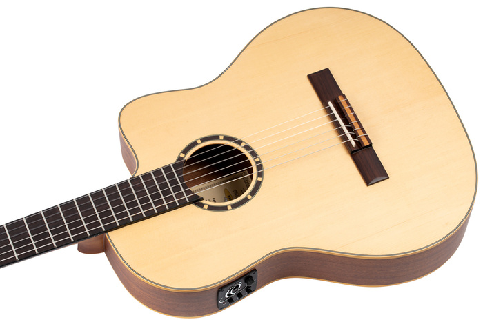 Gitara elektroklasyczna 4/4 Ortega RCE125SN + Gig Bag