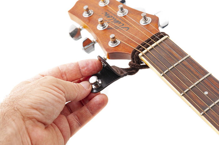 Linka do mocowania pasa gitarowego Strap-Link Pro RightOn brązowa