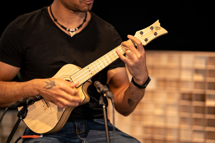 Ukulele koncertowe elektroakustyczne Ortega RUNAB-CC Bamboo lity bambus + pokrowiec