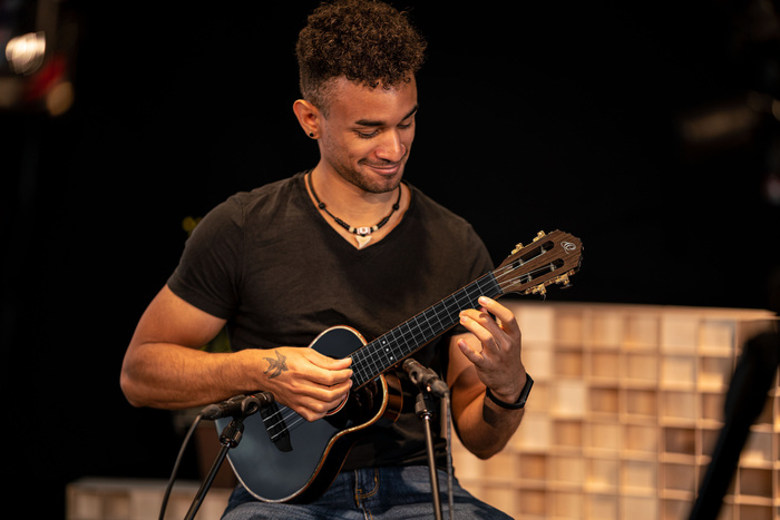 Ukulele koncertowe Ortega RUOX-CC Onyx czarne połysk świerk/mahoń + pokrowiec