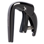 Kapodaster do gitary z płaską podstrunnicą Ortega TNCAPO-BCR czarny