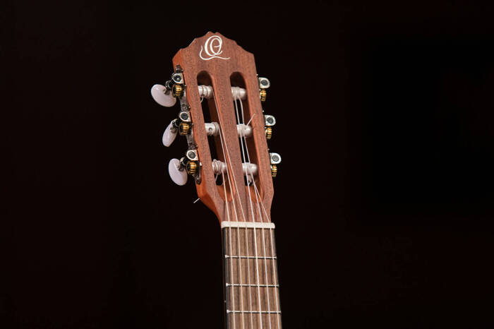 Guitarlele Ortega RGL5